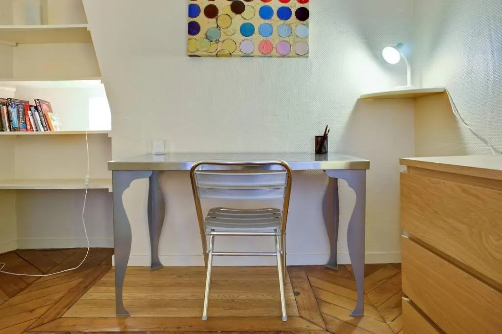 Place De L'Odeon Sur Cour Tres Calme Paris Apartment